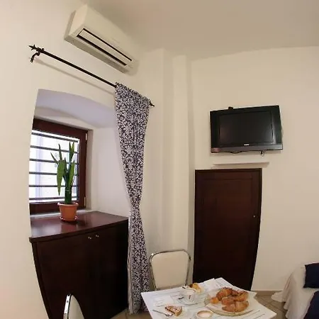 بيت ضيافة Saint Nicholas Plaza