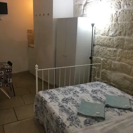 Saint Nicholas Plaza