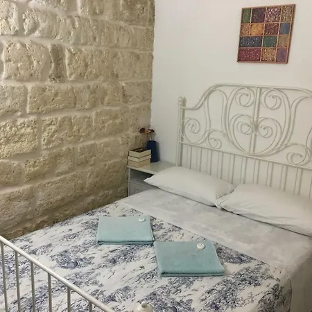 Saint Nicholas Plaza