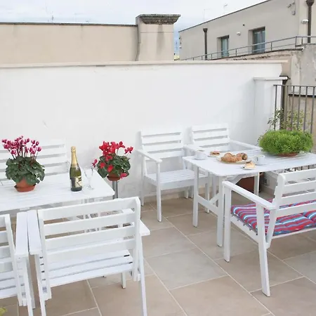 Saint Nicholas Plaza Maison d'hôtes