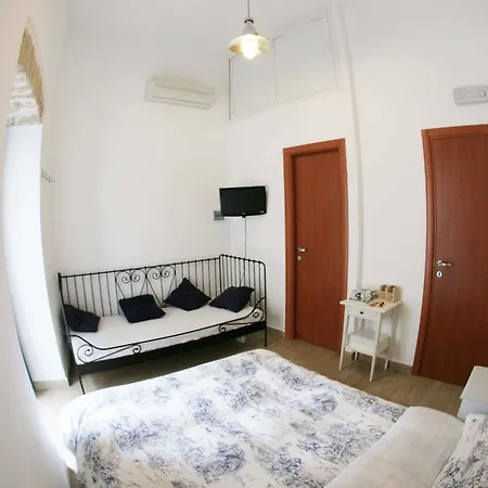 Gasthof Saint Nicholas Plaza Bari