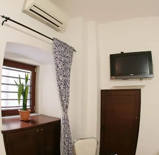 Casa de hóspedes Saint Nicholas Plaza 3*