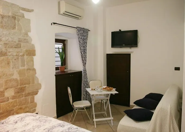 Saint Nicholas Plaza